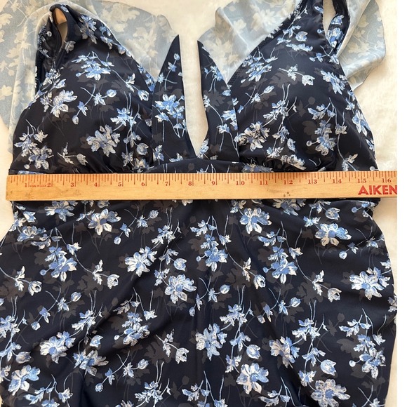 A Pea in the Pod Maternity Swimsuit L Blue Floral Ruffle Strap One Piece NWT - Picture 10 of 11